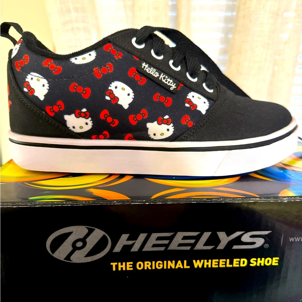 Hello Kitty Hellys